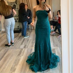 Jovani Size 2 Emerald Green Strapless Gown